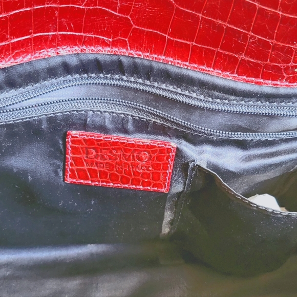 Vintage Red crocodile embossed leather with gold studs - Picture 7 of 10